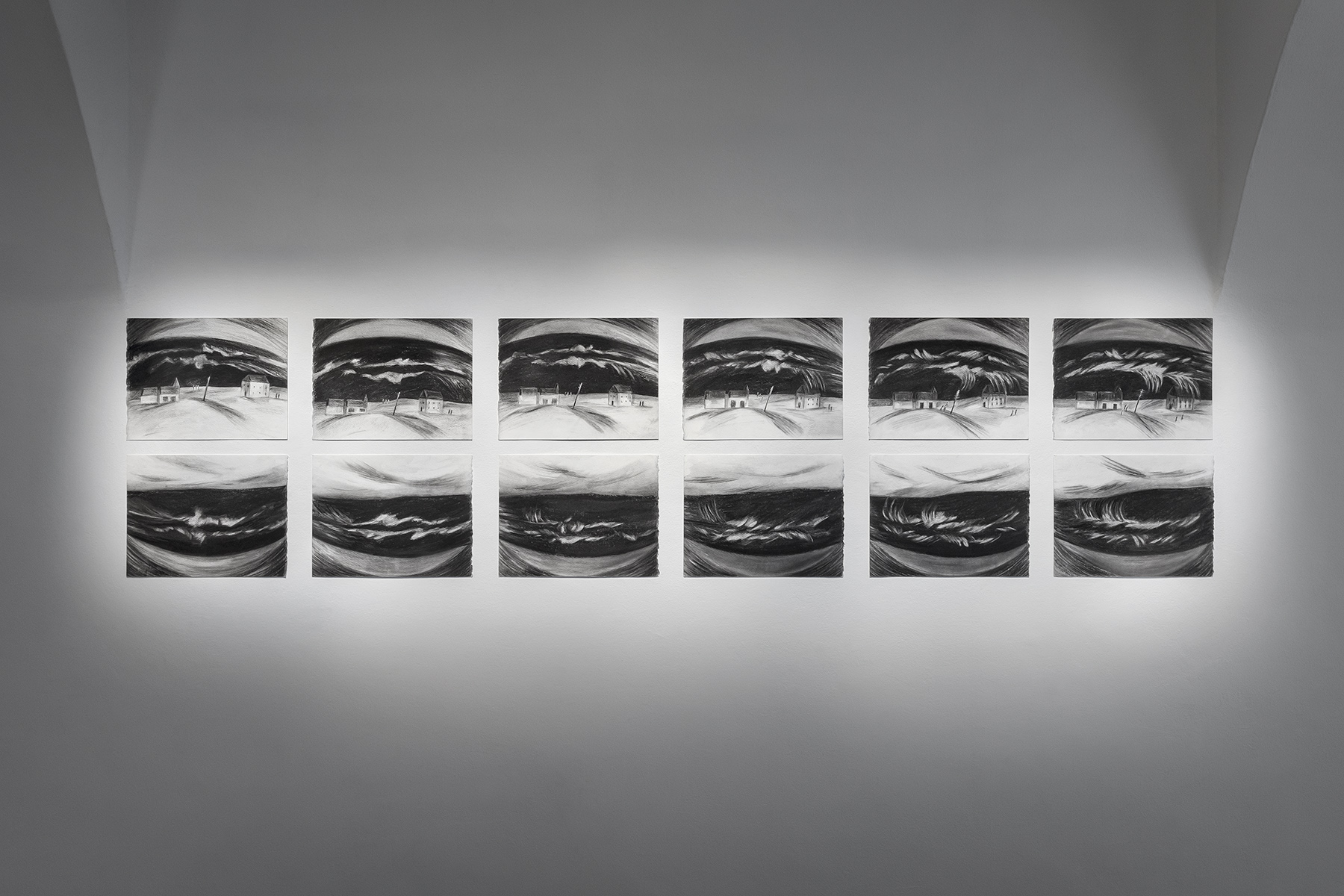 EKO9_Miutan_idegenek_lettunk_kiallitas_enterior_foto_Juhasz G. Tamas