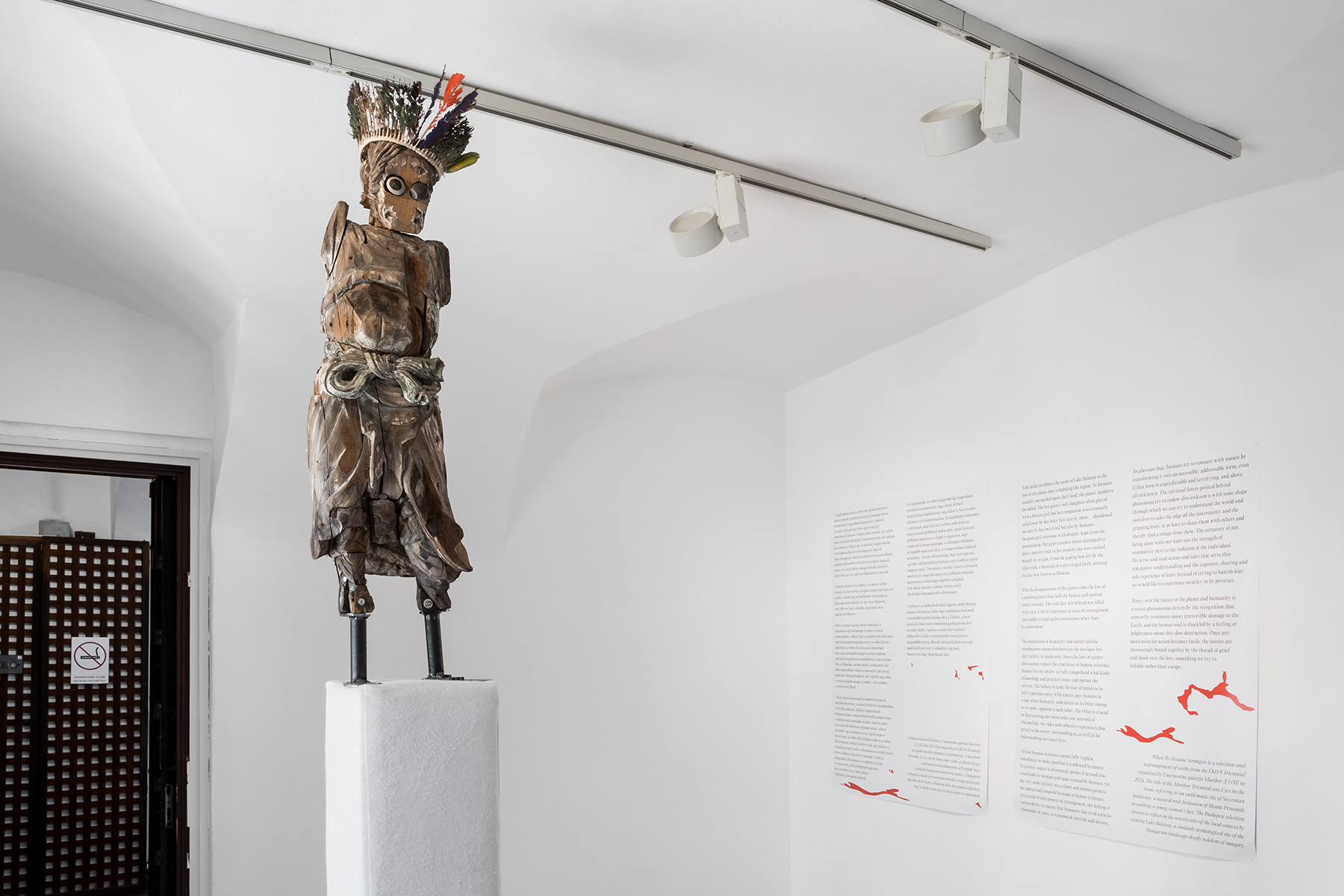 EKO9_Miutan_idegenek_lettunk_kiallitas_enterior_foto_Juhasz G. Tamas